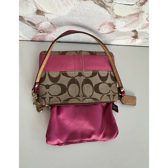 Coach Logo vintage brown and pink canvas zipper wristlet with gold charm and tag - Picture 9 of 12